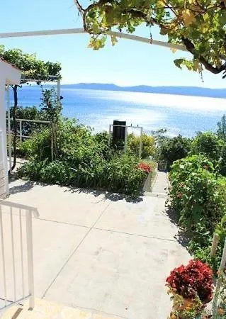 Apartment In With Sea View, Terrace, Air Conditioning, Wi-fi *
